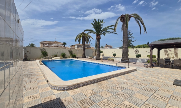 Property for sale - Villa for sale - Torrevieja - San Luis