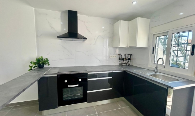 Property for sale - Bungalow for sale - Torrevieja - El Limonar