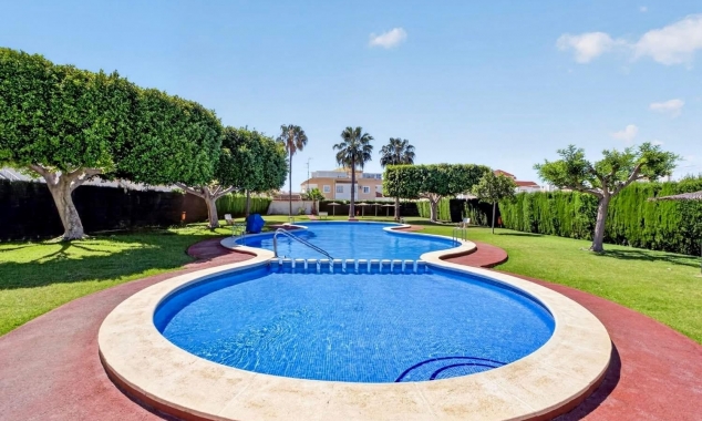 Property for sale - Bungalow for sale - Torrevieja - Altos del Limonar