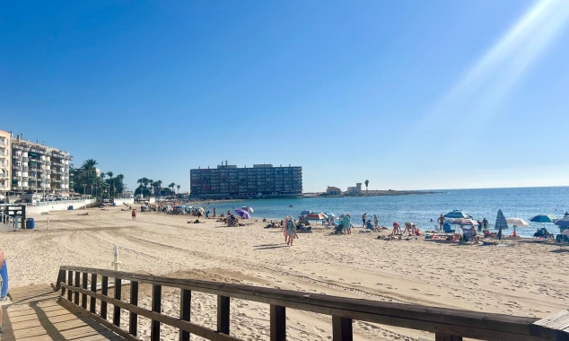 Property for sale - Traspasso - Torrevieja - Playa De Los Locos