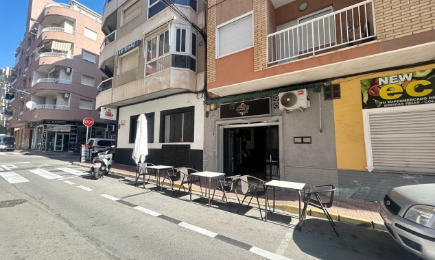 Property for sale - Traspasso - Torrevieja - Playa De Los Locos