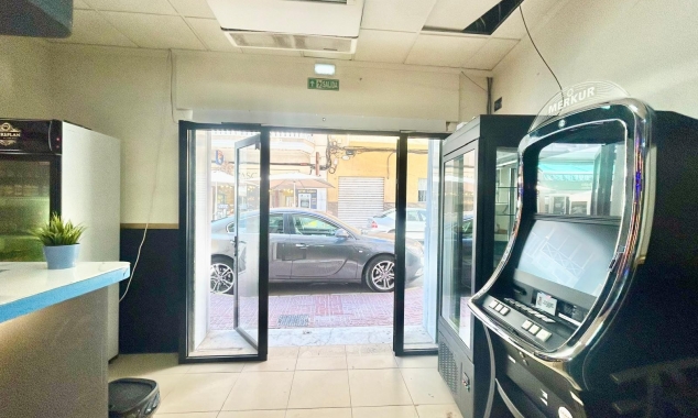 Property for sale - Traspasso - Torrevieja - Playa De Los Locos