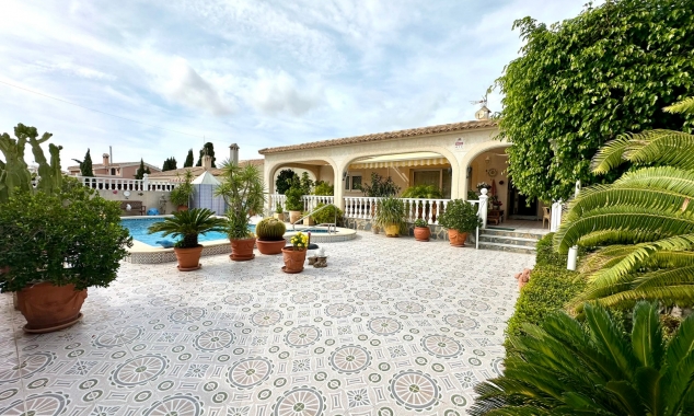 Property for sale - Villa for sale - Torrevieja - El Chaparral