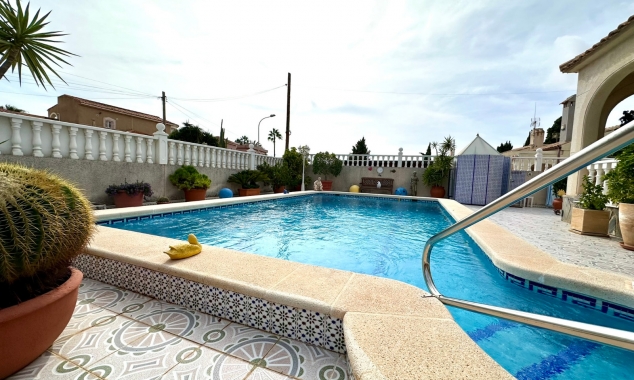 Property for sale - Villa for sale - Torrevieja - El Chaparral