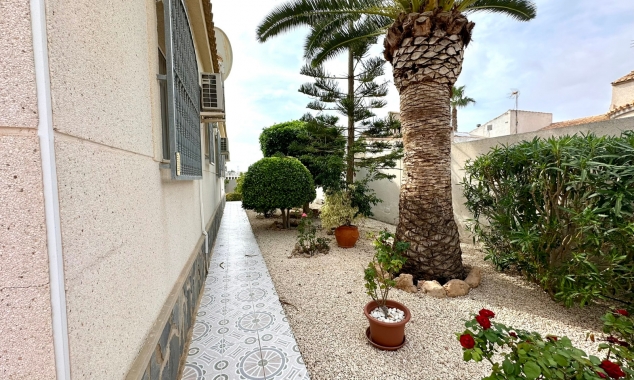 Property for sale - Villa for sale - Torrevieja - El Chaparral