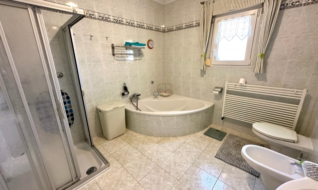 Property for sale - Villa for sale - Torrevieja - El Chaparral