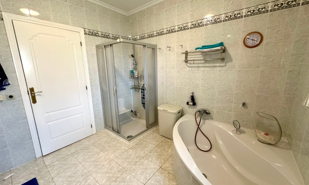 Property for sale - Villa for sale - Torrevieja - El Chaparral