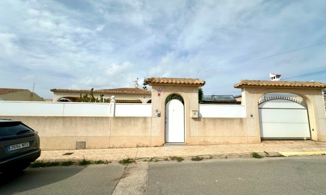 Property for sale - Villa for sale - Torrevieja - El Chaparral