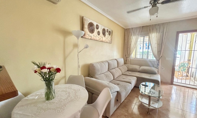 Property for sale - Bungalow for sale - Torrevieja - Altos del Limonar