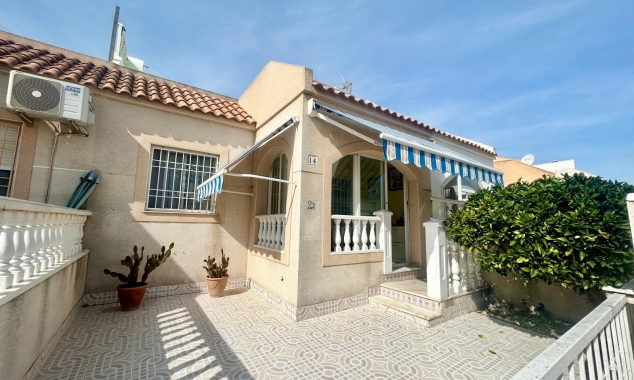 Property for sale - Bungalow for sale - Torrevieja - Altos del Limonar