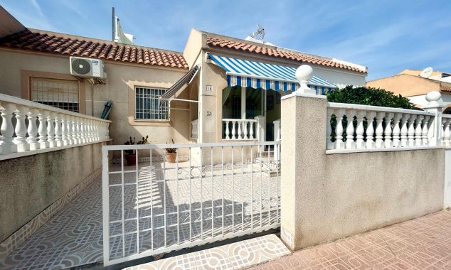 Property for sale - Bungalow for sale - Torrevieja - Altos del Limonar