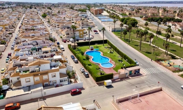 Property for sale - Bungalow for sale - Torrevieja - Altos del Limonar
