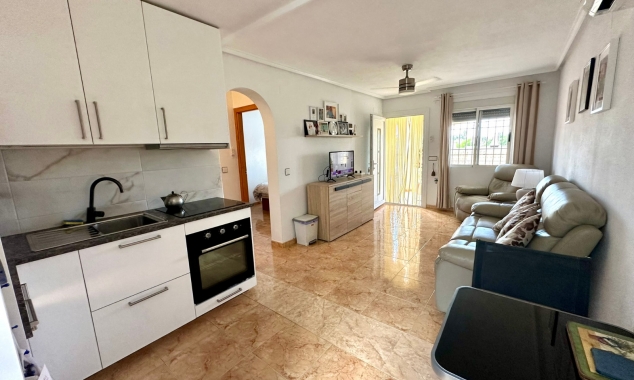 Property for sale - Bungalow for sale - Torrevieja - Altos del Limonar