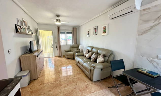 Property for sale - Bungalow for sale - Torrevieja - Altos del Limonar