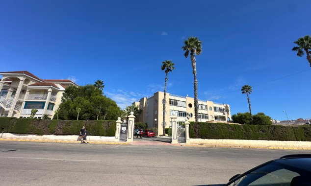 Te koop aangeboden onroerend goed - Appartement te koop - Torrevieja - San Luis