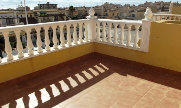 For sale close to Playa Flamenca and Cabo Roig on Spains Orihuela Costa, cheap bargain property for sale in La Zenia.