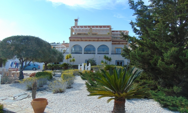 Propiedad en venta - Villa for sale - San Miguel de Salinas - Los Communicaciones