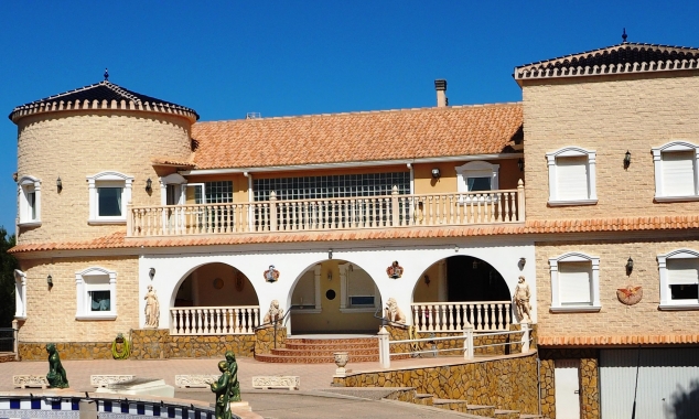 Propiedad en venta - Villa for sale - El Pinar de Campoverde - Campoverde