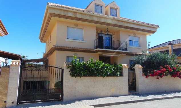 Propiedad en venta - Villa for sale - Almoradi