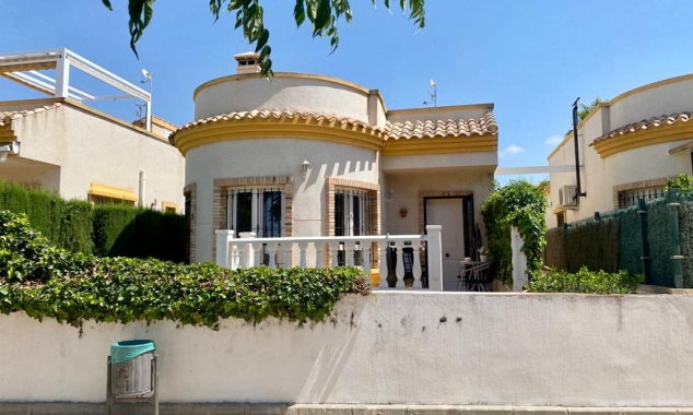 Propriété à vendre - Villa for sale - Los Montesinos - La Herrada