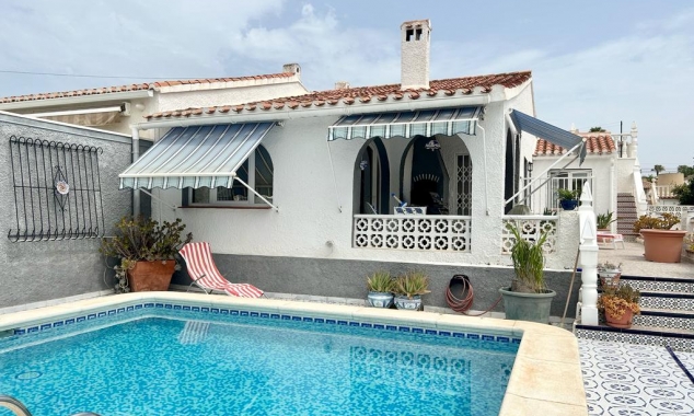 Eigendom verkocht - Villa te koop - Torrevieja - El Chaparral