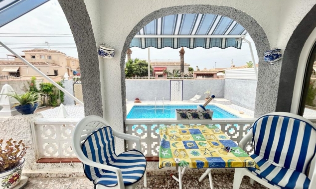 Eigendom verkocht - Villa te koop - Torrevieja - El Chaparral