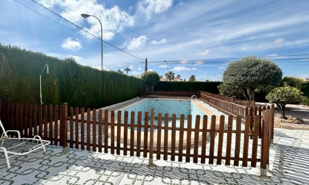 Property for sale - Villa for sale - Torrevieja - La Siesta