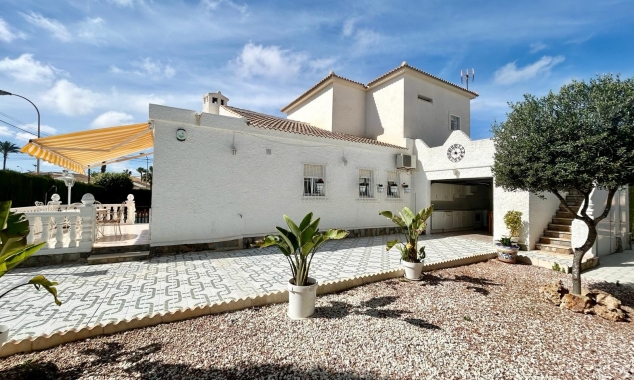 Propiedad en venta - Villa for sale - Torrevieja - La Siesta