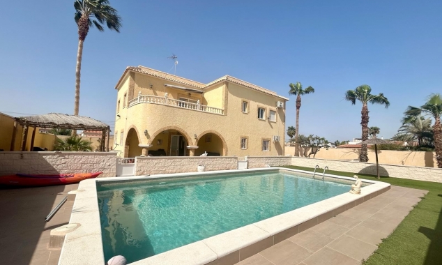 Propiedad en venta - Villa for sale - Torrevieja - La Torreta Florida