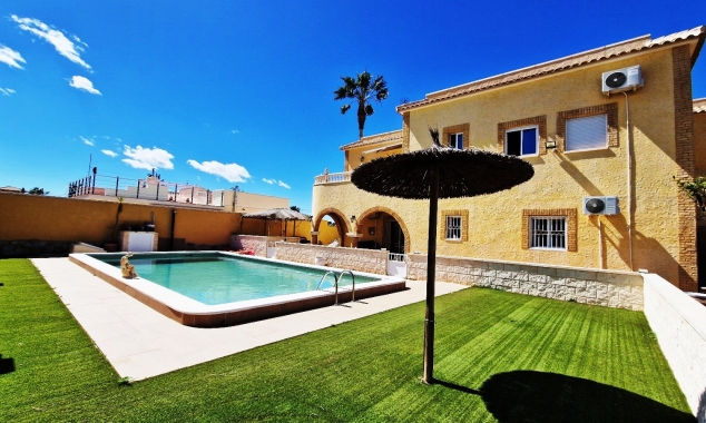 Propiedad en venta - Villa for sale - Torrevieja - La Torreta Florida